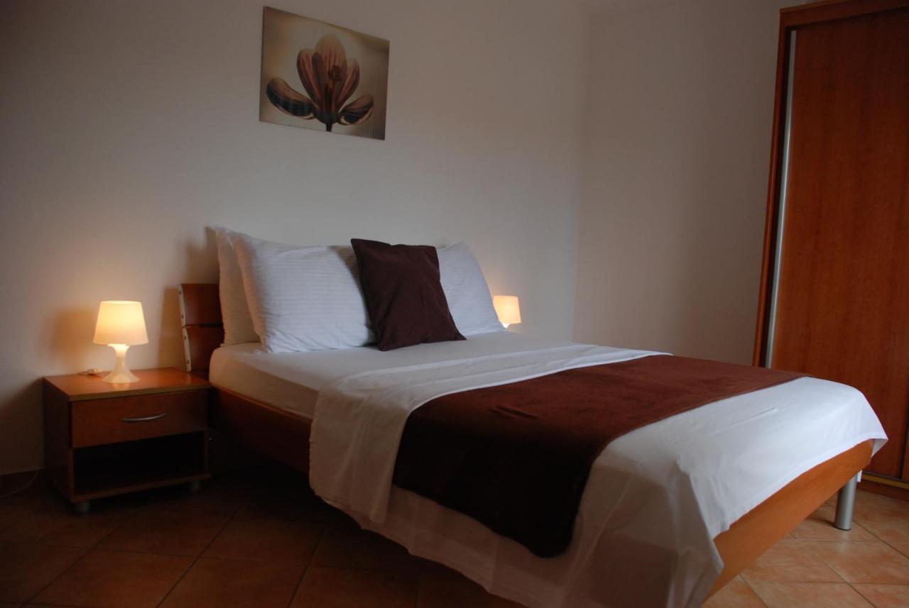 Apartments Antonella โตรกีร์ ภายนอก รูปภาพ