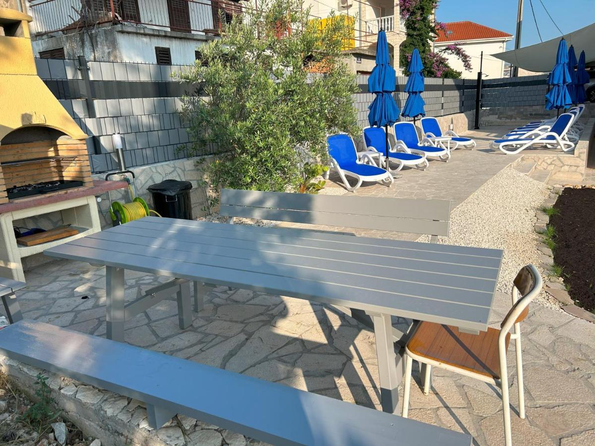 Apartments Antonella โตรกีร์ ภายนอก รูปภาพ