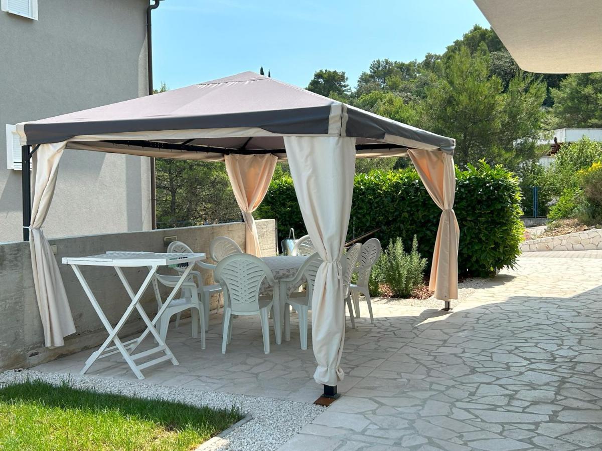 Apartments Antonella โตรกีร์ ภายนอก รูปภาพ