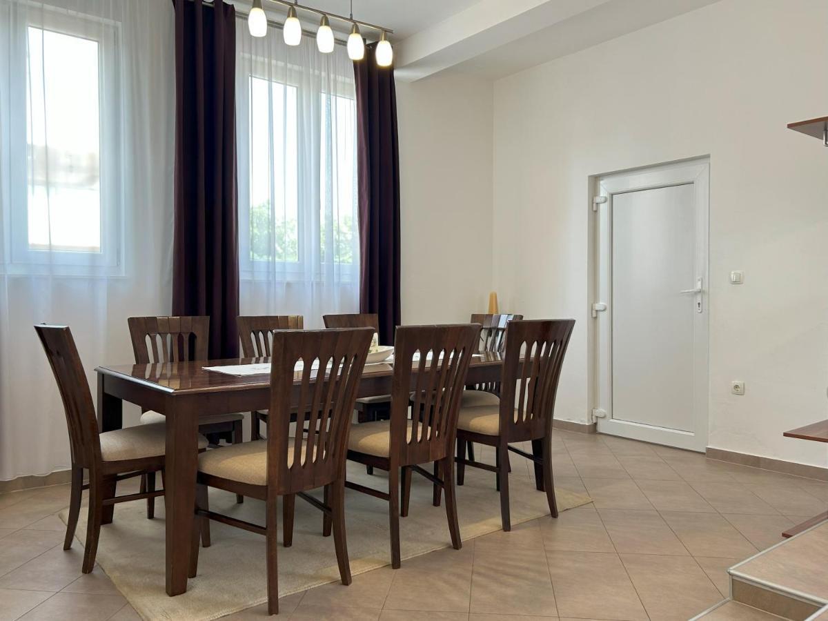 Apartments Antonella โตรกีร์ ภายนอก รูปภาพ