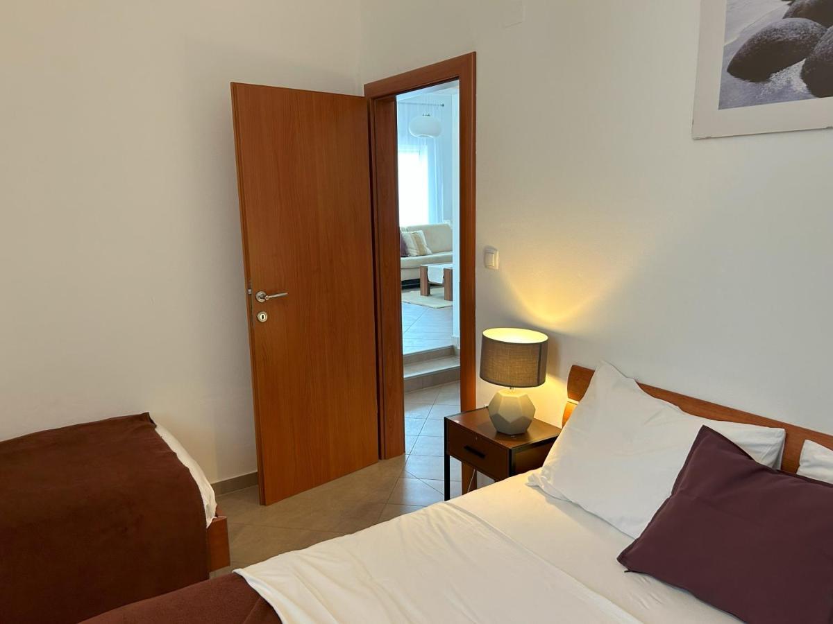 Apartments Antonella โตรกีร์ ภายนอก รูปภาพ