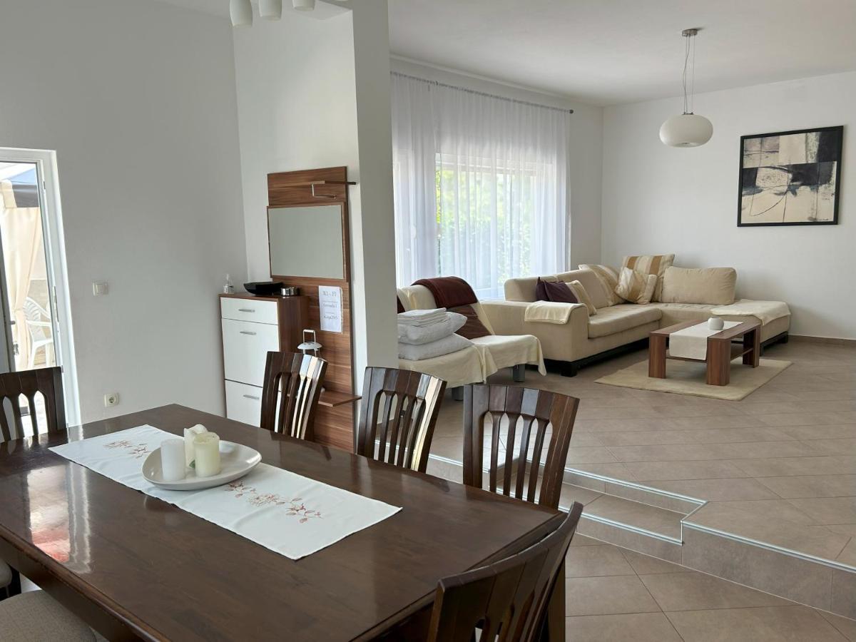 Apartments Antonella โตรกีร์ ภายนอก รูปภาพ