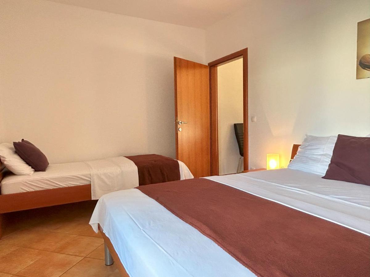Apartments Antonella โตรกีร์ ภายนอก รูปภาพ