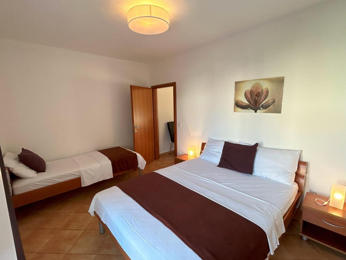 Apartments Antonella โตรกีร์ ภายนอก รูปภาพ