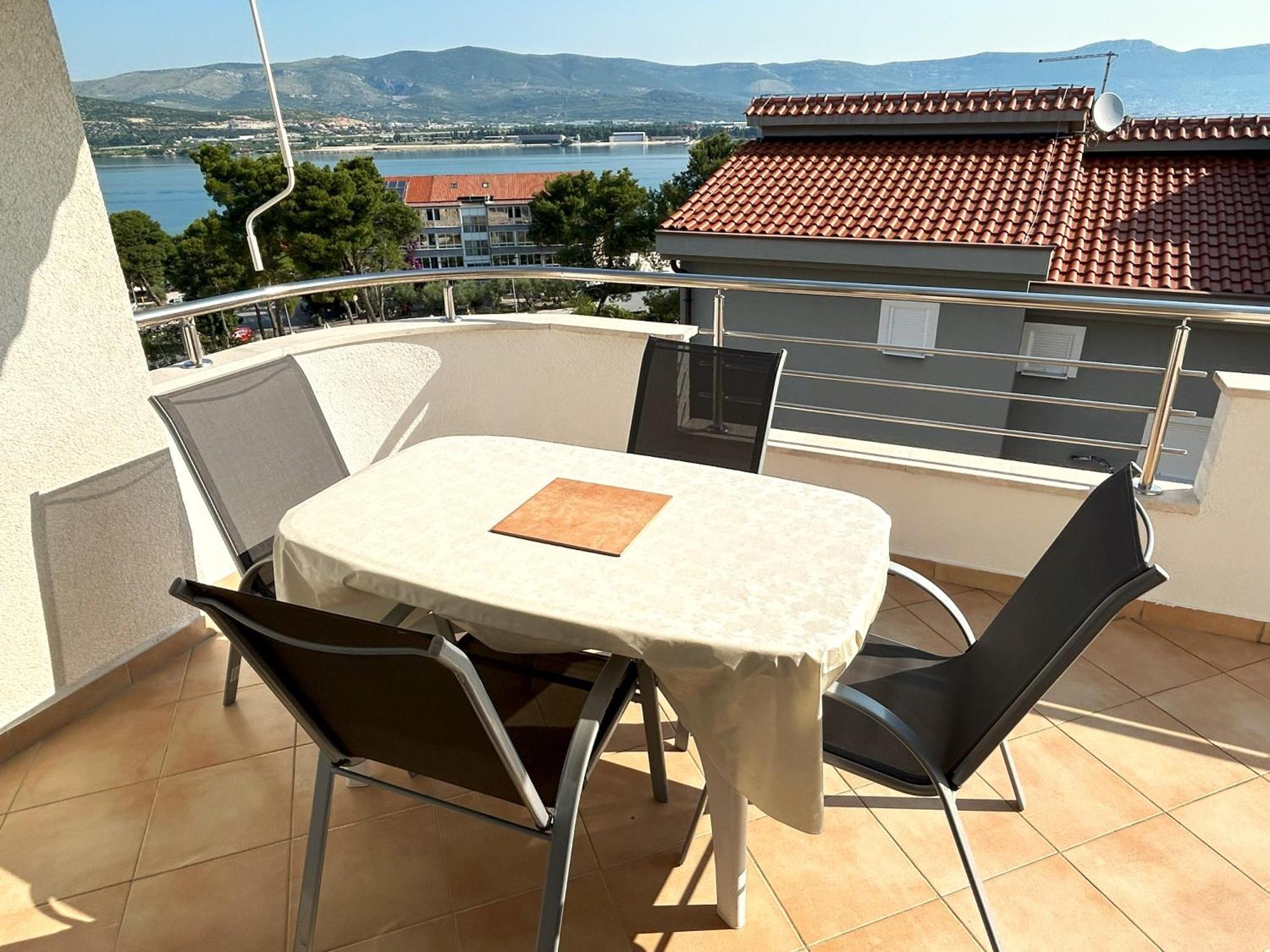 Apartments Antonella โตรกีร์ ภายนอก รูปภาพ