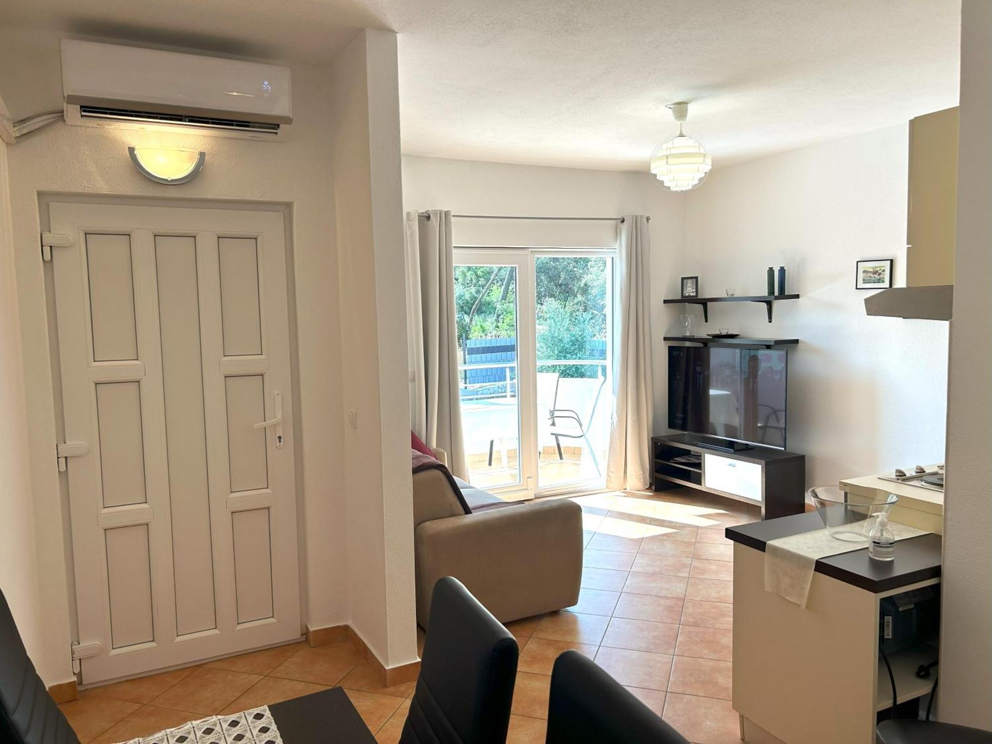 Apartments Antonella โตรกีร์ ภายนอก รูปภาพ