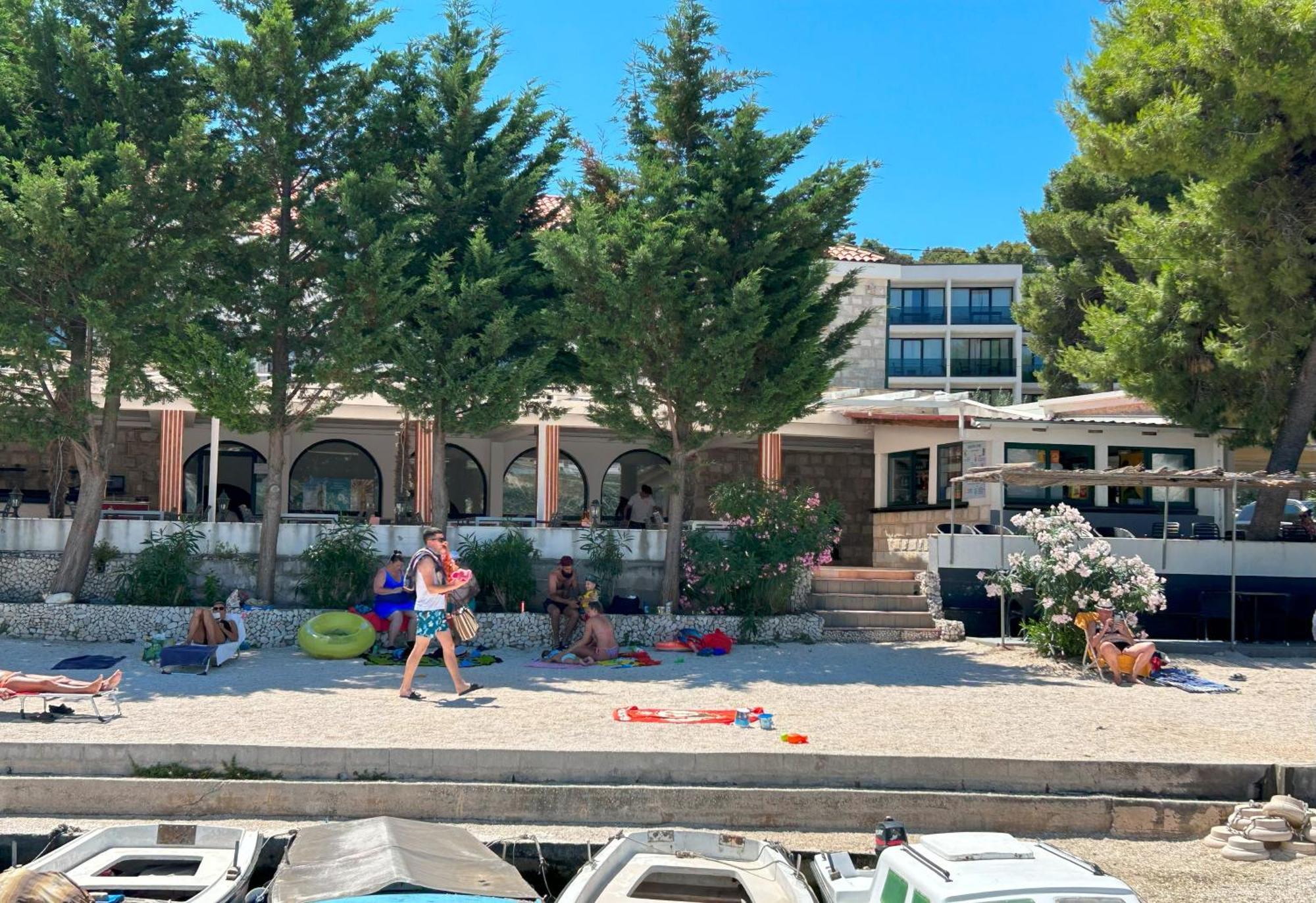 Apartments Antonella โตรกีร์ ภายนอก รูปภาพ